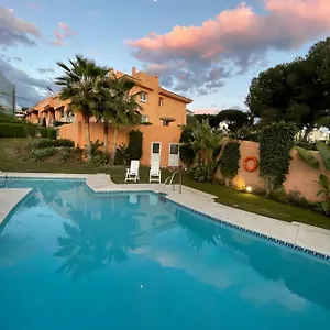 Privatunterkunft Deluxe In Royal Cabopino Townhouse, Marbella